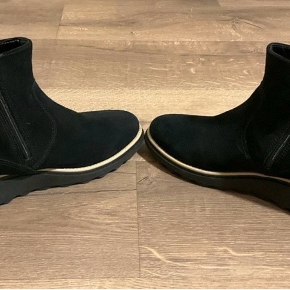 Clark’s Sharon Black Suede Ankle Boots 8 - Picture 5 of 8